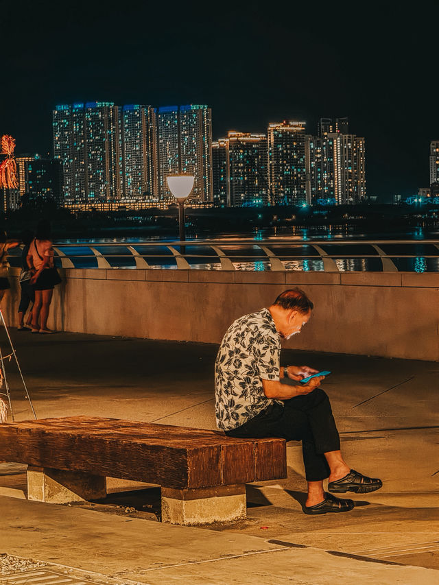 A Coastal Glow After Dark: Night Walk at Gurney Bay Park