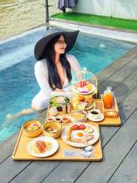 ที่พักริมน้ำกาญจนบุรี พักบนแพสุดเก๋ กลางธรรมชาติ