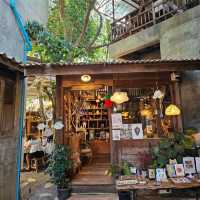 🕶บ้านข้างวัด เชียงใหม่ | ชุมชนอาร์ทๆ ของคนชิคๆ👓