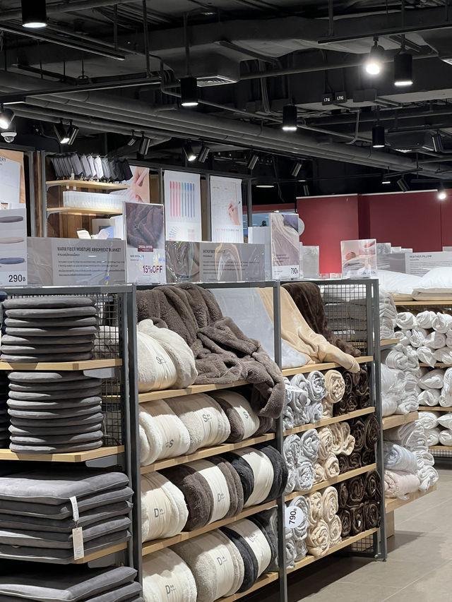 🛒✨ MUJI Siam Discovery – สาขาใหญ่ ใจกลางเมือง