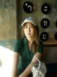 คาเฟ่ย่านพระนคร วิววัด ที่มีชื่อว่าอิ่มในเมือง