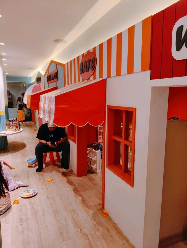 Discover Big Fun for Little Ones :Kids Club Located at Manjung , Malaysia.