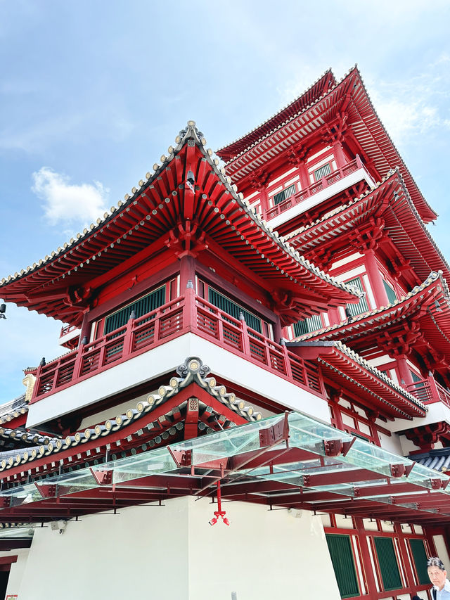 Sacred Serenity at the Buddha Tooth Relic Temple