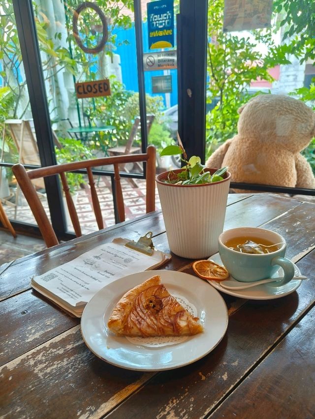 Hidden Tea Spot in the Heart of Jakarta