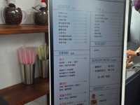 합천호수를 따라 달리다 보면 나타나는 감각적인 건물.