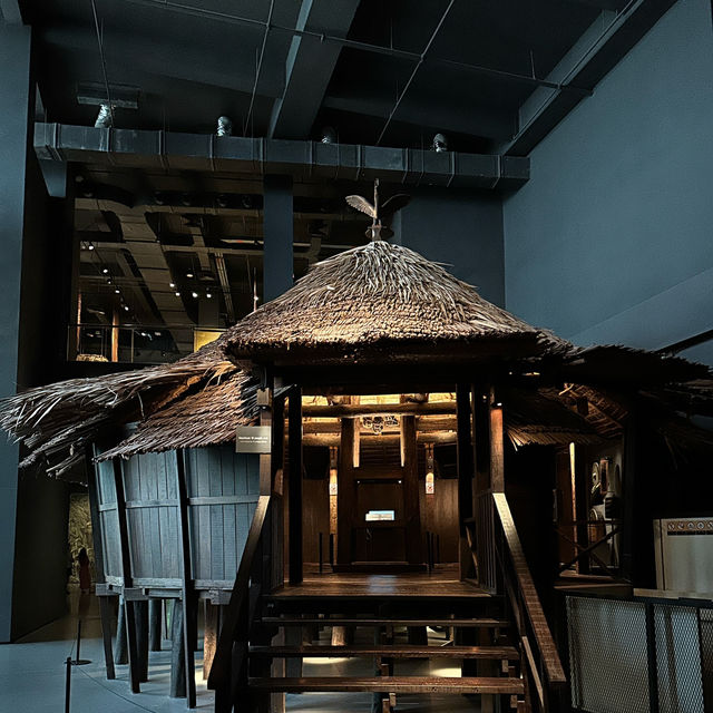 🎨✨ Borneo Cultures Museum: A Walk Through Sarawak’s Soul! 🏺🌿