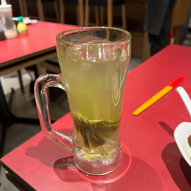 🔥沖繩燒肉初體驗｜琉球パラダイス：重口系拉麵搭配啤酒燒肉，觀光客友善的一站式晚餐選擇！