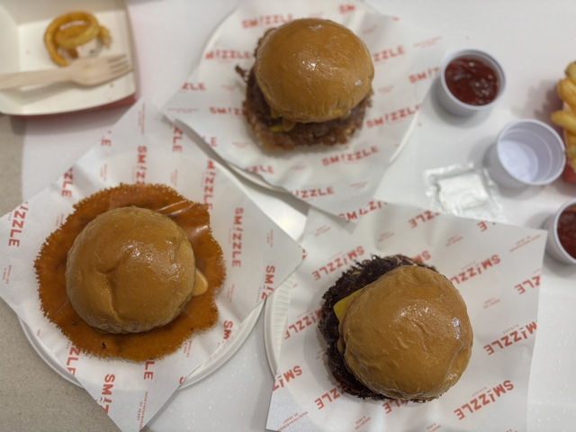 🍔 ร้านเบอร์เกอร์ เนื้อดี ขนมปังนุ่มฉ่ำ Smizzle