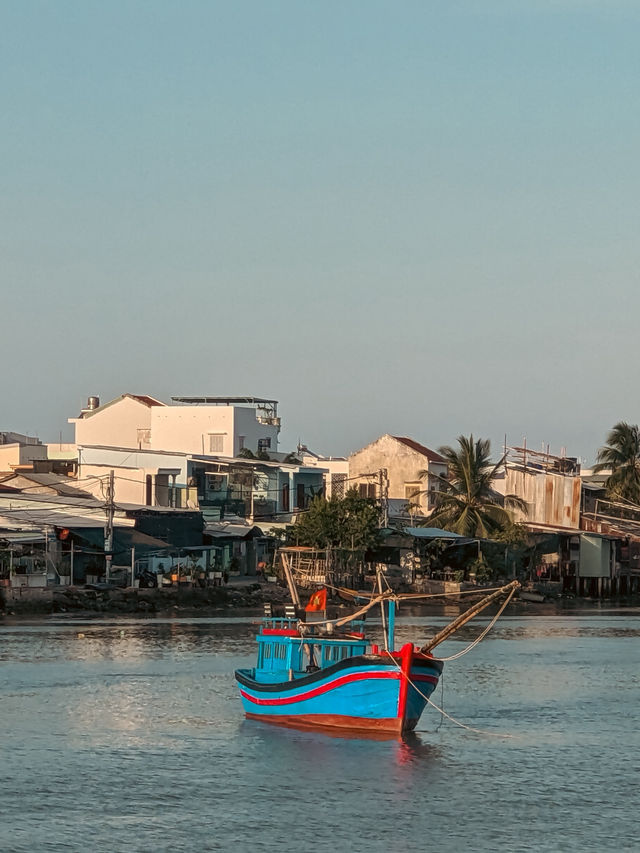 🇻🇳 Nha Trang: Where the Sea Meets Buddha and Mornings Begin with Cà Phê Sữa Đá 🏖