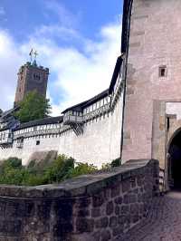 🏰世界遺産の古城へ！ヴァルトブルク城で歴史の深みを味わう旅📜