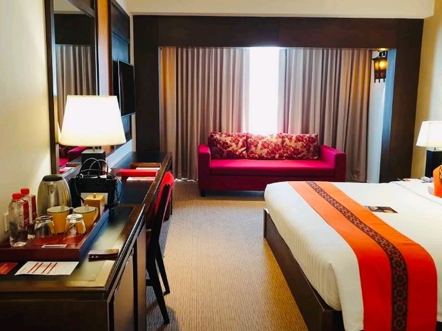 チェンマイの中心で快適ステイ – Mövenpick Suriwongse Hotel
