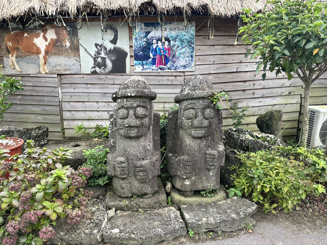 🏡一腳踏進濟州古代生活現場！《城邑民俗村》：這不只是村落，是一座活著的歷史博物館！🌾⛰️