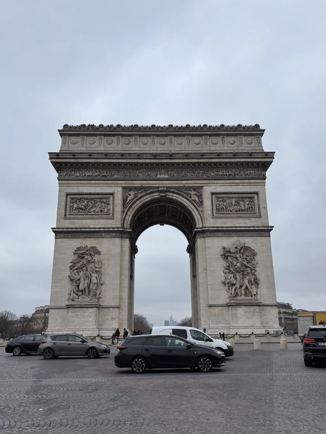🇫🇷歴史と絶景が交差する場所！凱旋門でパリを一望