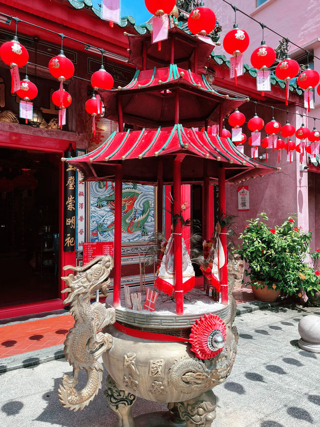 Hiang Thian Siang Ti Temple: A Historic Gem on Carpenter Street 
