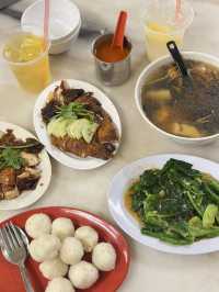 Rice Balls, Warm Hugs & Uncle Energy : Ei Ji Ban, Malacca