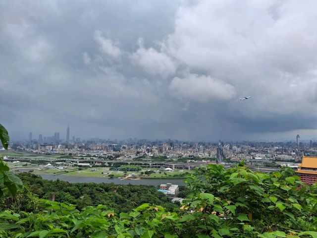 Explore the Jiantan Mountain Observatory near Jiantan MRT station in Taipei, Taiwan