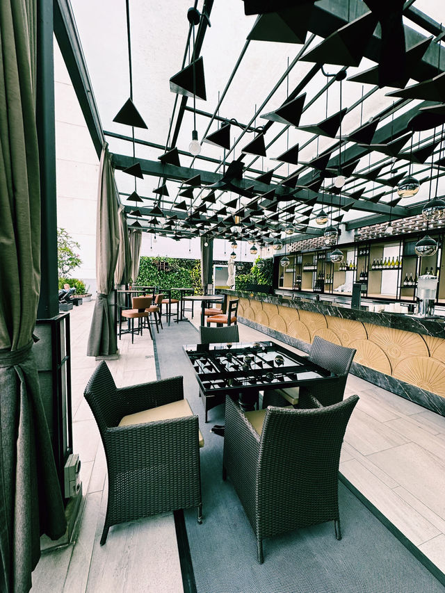 Rooftop Serenity at Man Tao Bar – A Daytime Escape Above KL