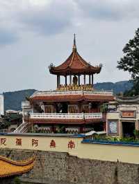 Kek Lok Si Chronicles: A Spiritual Journey Above the Clouds