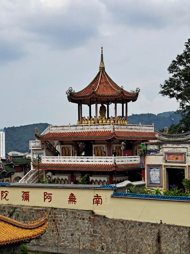 Kek Lok Si Chronicles: A Spiritual Journey Above the Clouds