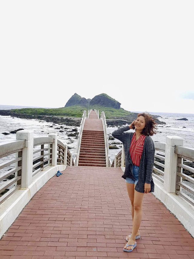 🌊 Walking Above the Waves at Sanxiantai (三仙台)