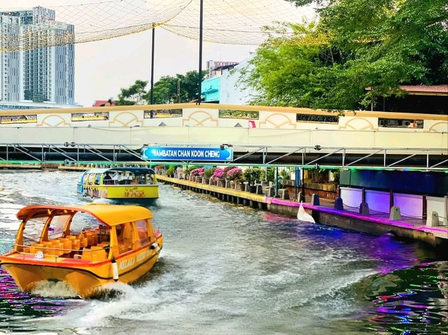 Melaka River Cruise – A Relaxing Ride Through History