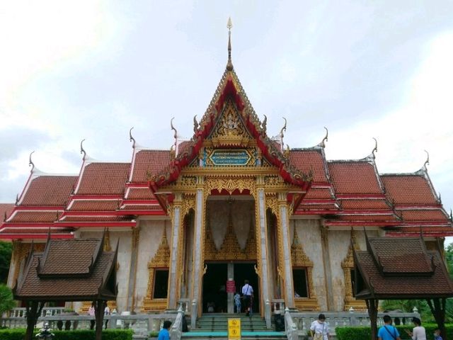 ไหว้กลวงพ่อแช่ม วัดฉลอง