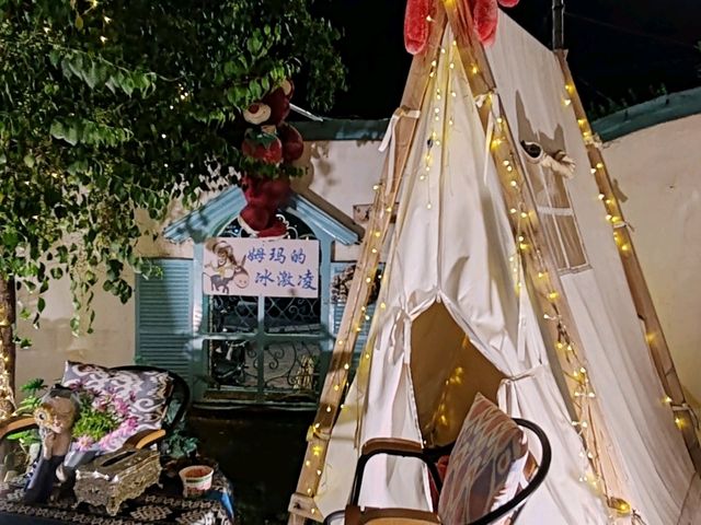 Li Jie: Where Night Unveils Enchantment on "Leaving Street"