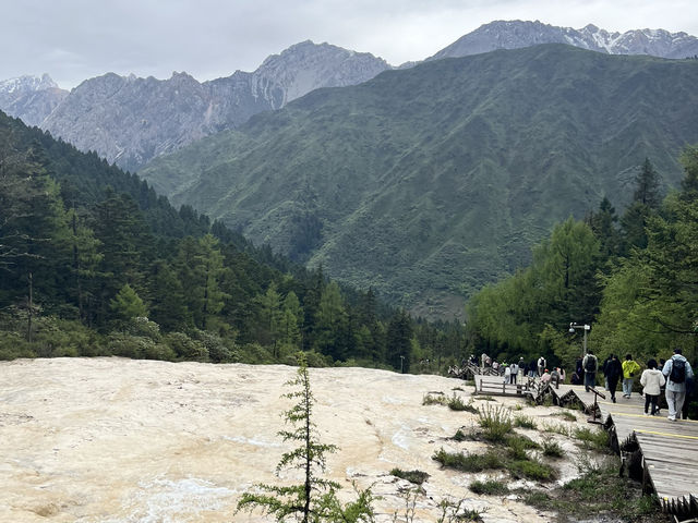 🐉 Huanglong Scenic Area 黄龙风景区 | China’s Fairyland in the Mountains