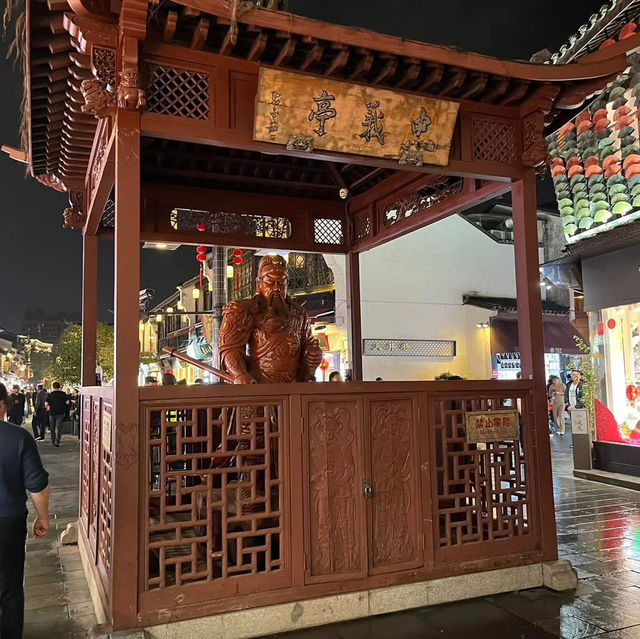 🏮 Wandering Through Hangzhou’s Time-Honored Streets: 河坊街 & 南宋御街