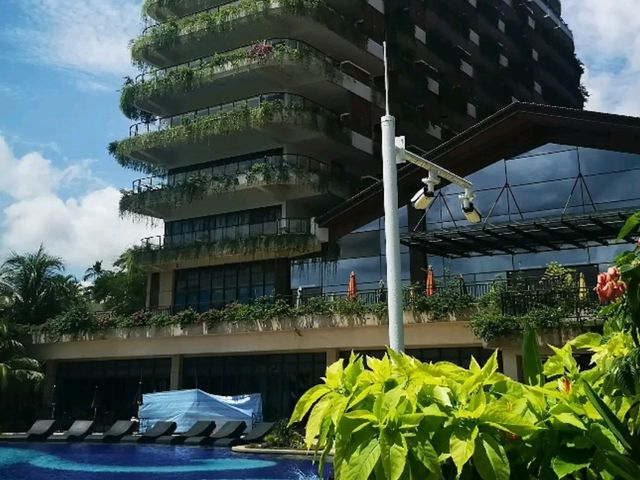 Scenic Stay at Forest City Golf Hotel