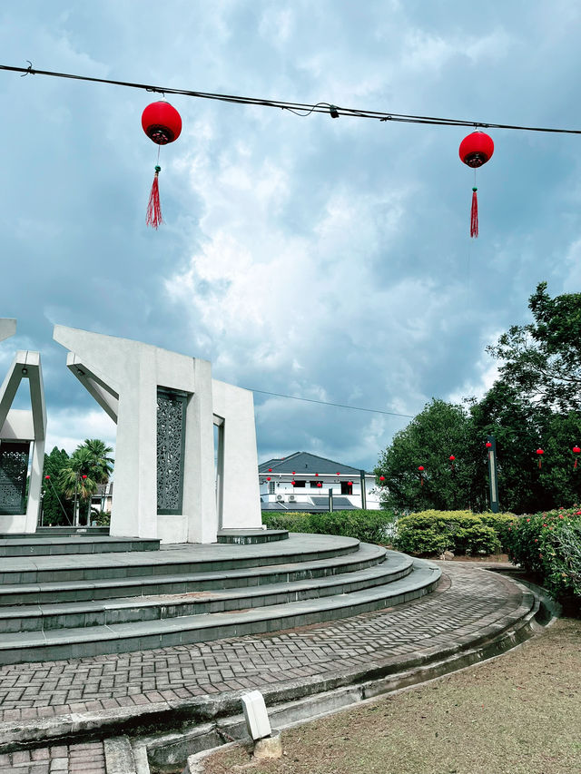 Taman Sahabat Kuching: Peaceful Park with Culture and Charm 