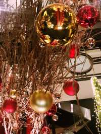 ✨ 丸の内クリスマス記録と2025 予測: 花と光の饗宴からマリオと共に彩る冬へ