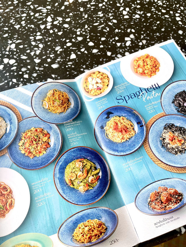 Sea of Love 💙🤍🏝️คาเฟ่ติดทะเลพัทยา-นาจอมเทียน