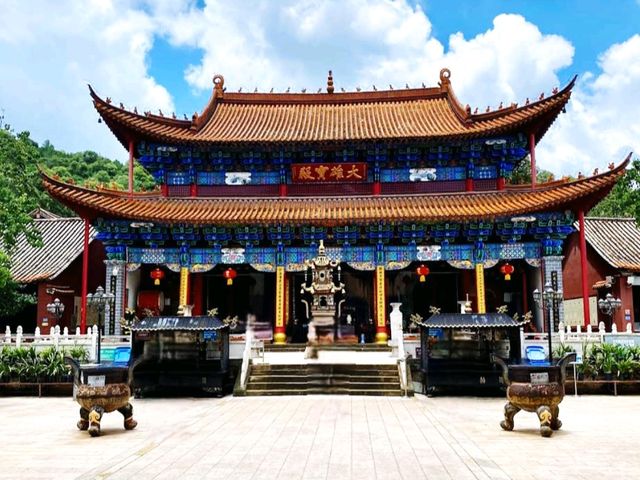Qiongzhu Temple