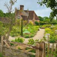 Sissinghurst Castle Garden – A Poetic English Masterpiece