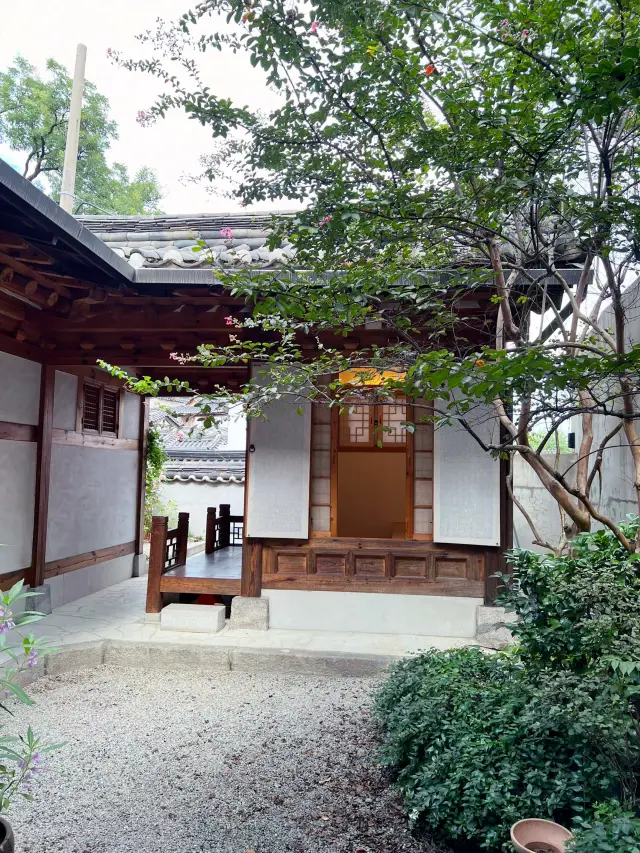 Seoul｜Bukchon Hanok Village—Immerse Yourself in 600 Years of History and Serenity During a Leisurely Afternoon Stroll
