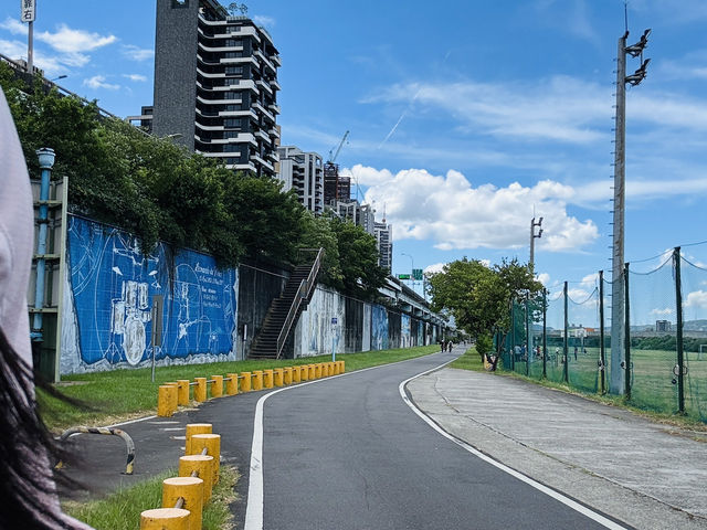 板橋出發・大稻埕河岸騎行 🚴♀️🌿 板橋出發・大稻埕河岸騎行 🚴♀️🌿