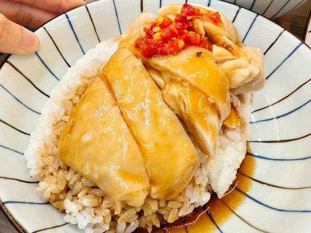 新莊美食，幸福雞肉飯