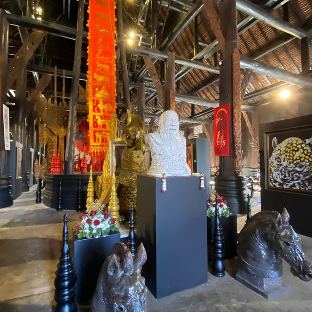 泰國🇹🇭清萊 死亡主題的藝術博物館 ｜黑廟 黑屋藝術博物館