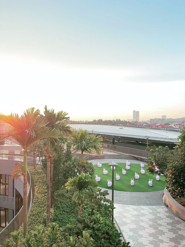 “Discover the Charm of IOI Mall Damansara’s Stunning Rooftop Garden”  “Discover the Charm of IOI Mall Damansara’s Stunning Rooftop Garden”