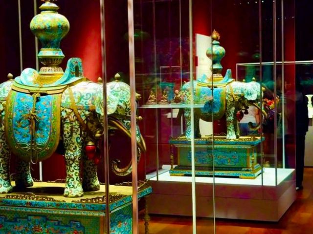 A Modern Window to Ancient China — Hong Kong Palace Museum