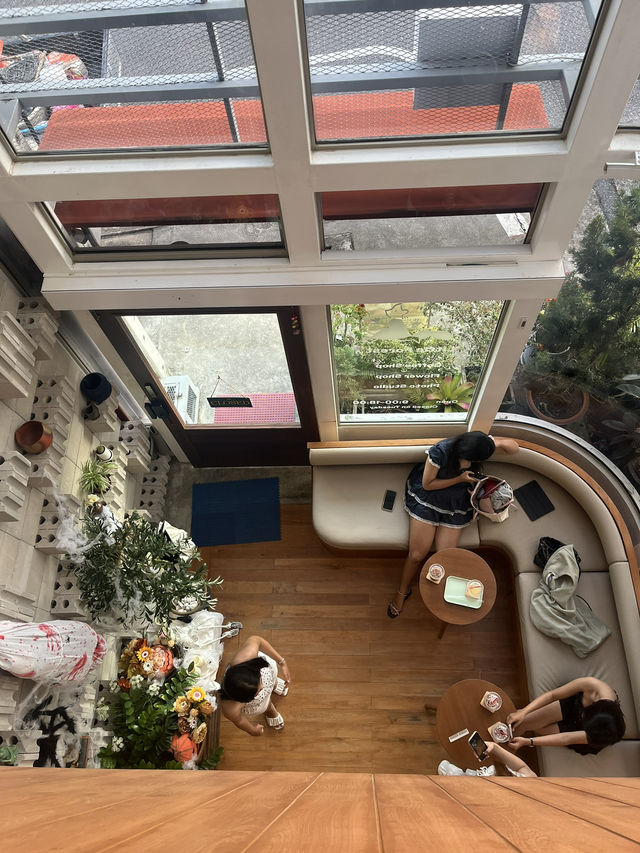 ☕🌸 รีวิว Little Forest Coffee & Flowers — คาเฟ่เล็