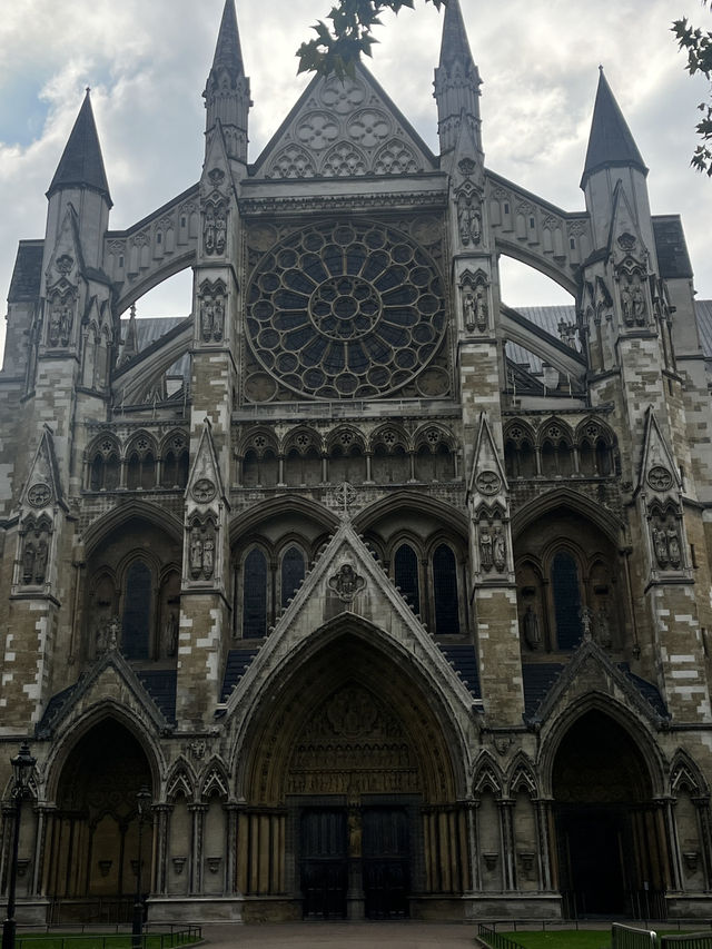 Westminster Abbey: A Building That Speaks in Layers