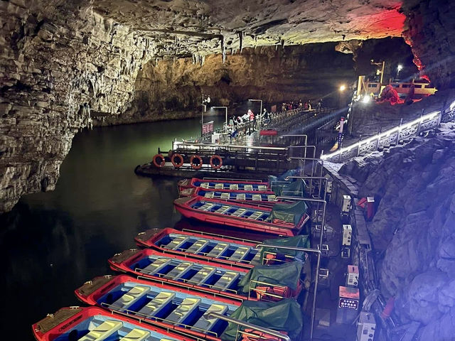 Huanglong Cave ถ้ำมังกรเหลือง! โลกใต้ดินสุดอลัง  Huanglong Cave ถ้ำมังกรเหลือง! โลกใต้ดินสุดอลัง