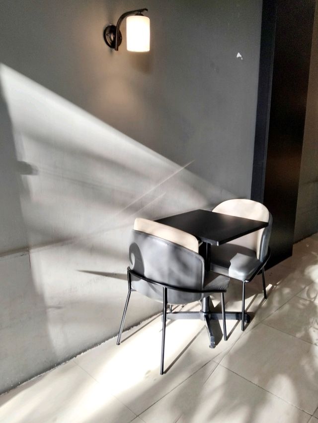 Stylish Table Scene🪑 Stylish Table Scene🪑