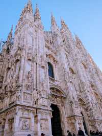 The Ultimate Milan Bucket List Stop: Duomo di Milano 🏰✨