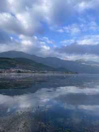 瀘沽湖晨霧|霧裡的湖光與水性楊花