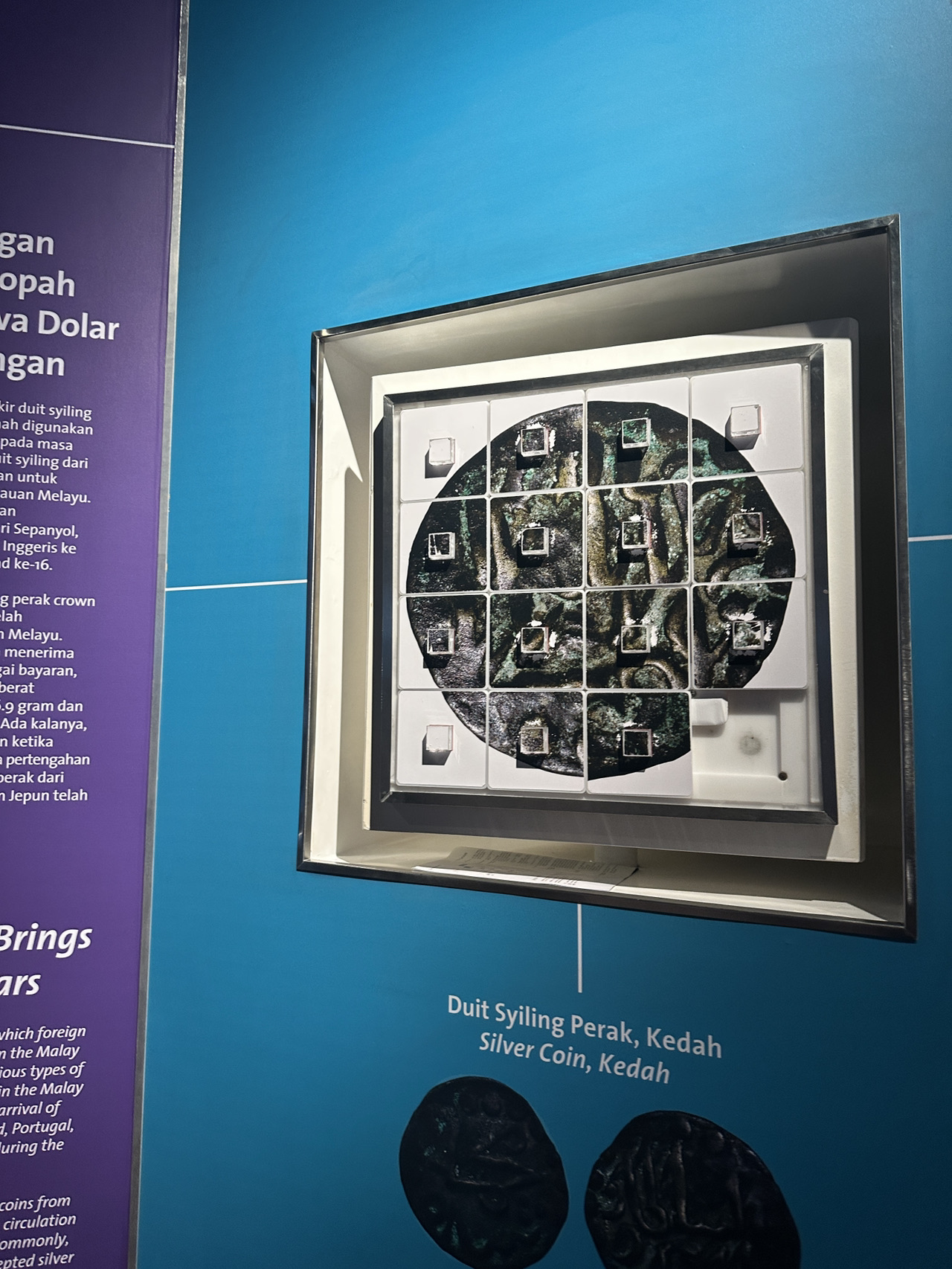 クアラルンプール必見！マレーシア国立銀行でアート壁画を大発見 