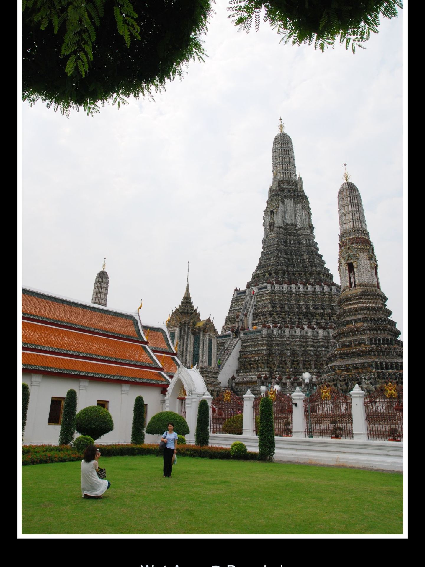 Location: Wat Arun Ratchawararam Ratchawaramahawihan
Wat Arun Ratchawararam Ratchawaramahawihan

Vibe: Wat Arun Ratchawararam is practically a symbol of Thailand. It's a riverside icon that attracts an endless stream of international visitors. The temple's architecture is absolutely stunning, with its striking pagoda standing majestically by the water. Taking photos from the opposite bank offers a gorgeous view as well. It's highly recommended to stop by to pay your respects and pray for good fortune and prosperity. 

Address: 158 Thanon Wang Doem, Wat Arun, Bangkok Yai, Bangkok 10600

How to get there: Take the MRT to Sanam Chai Station, walk to Tha Tien Pier, and then hop on a cross-river ferry directly to Wat Arun Ratchawararam.
