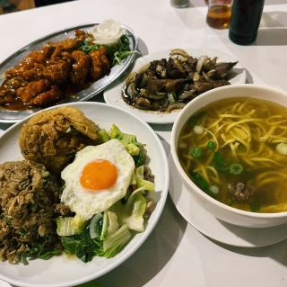 현지인들은 여기서 먹는다! 관광객에게 잘 안 알려진 로컬 맛집 Cathy’s Fastfood